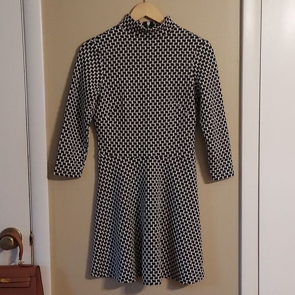 H&M Fitted MockNeck Fit and Flare Skater Dress - Picture 1 of 7